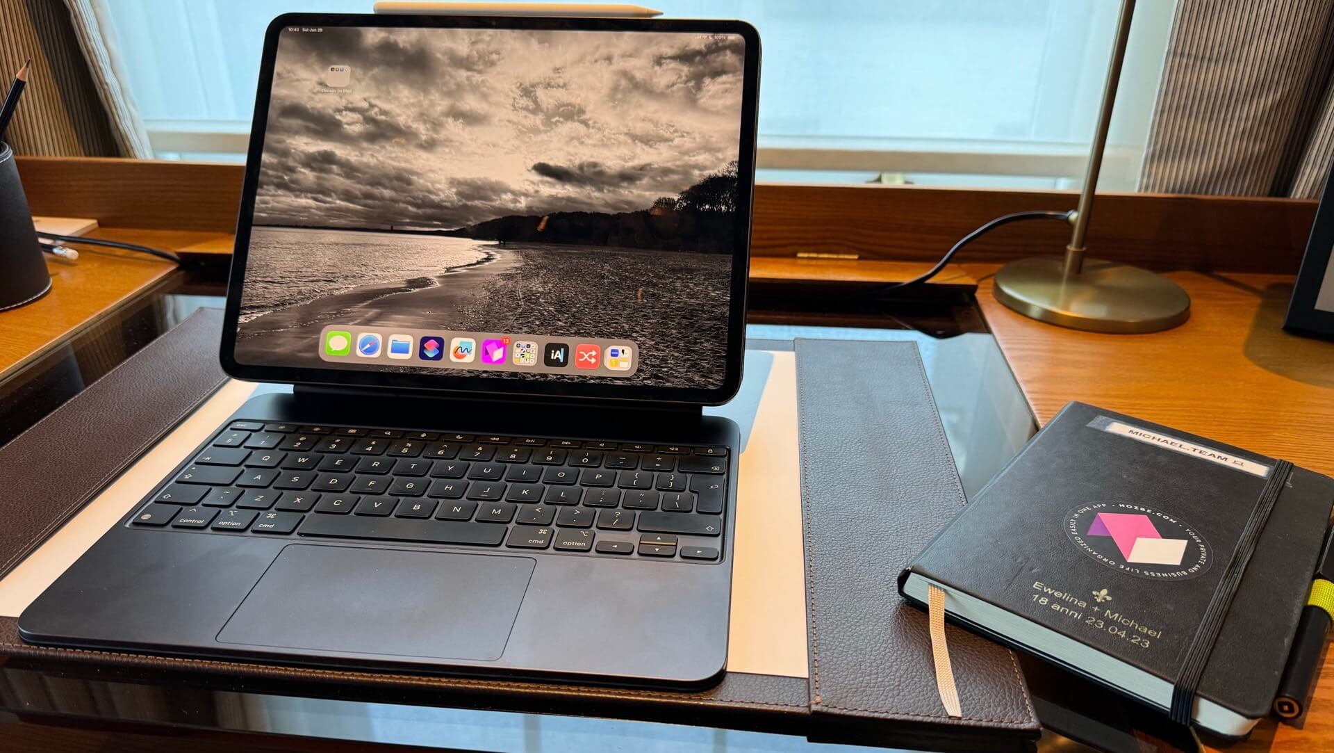 A happy month with 13” M4 iPad Pro - thinness changes the ...