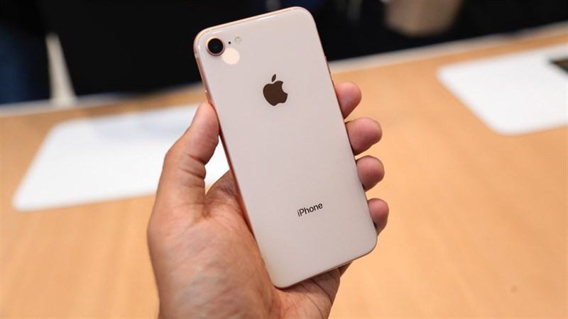 So sánh iPhone 8 và iPhone 7: Rất giống nhưng rất khác