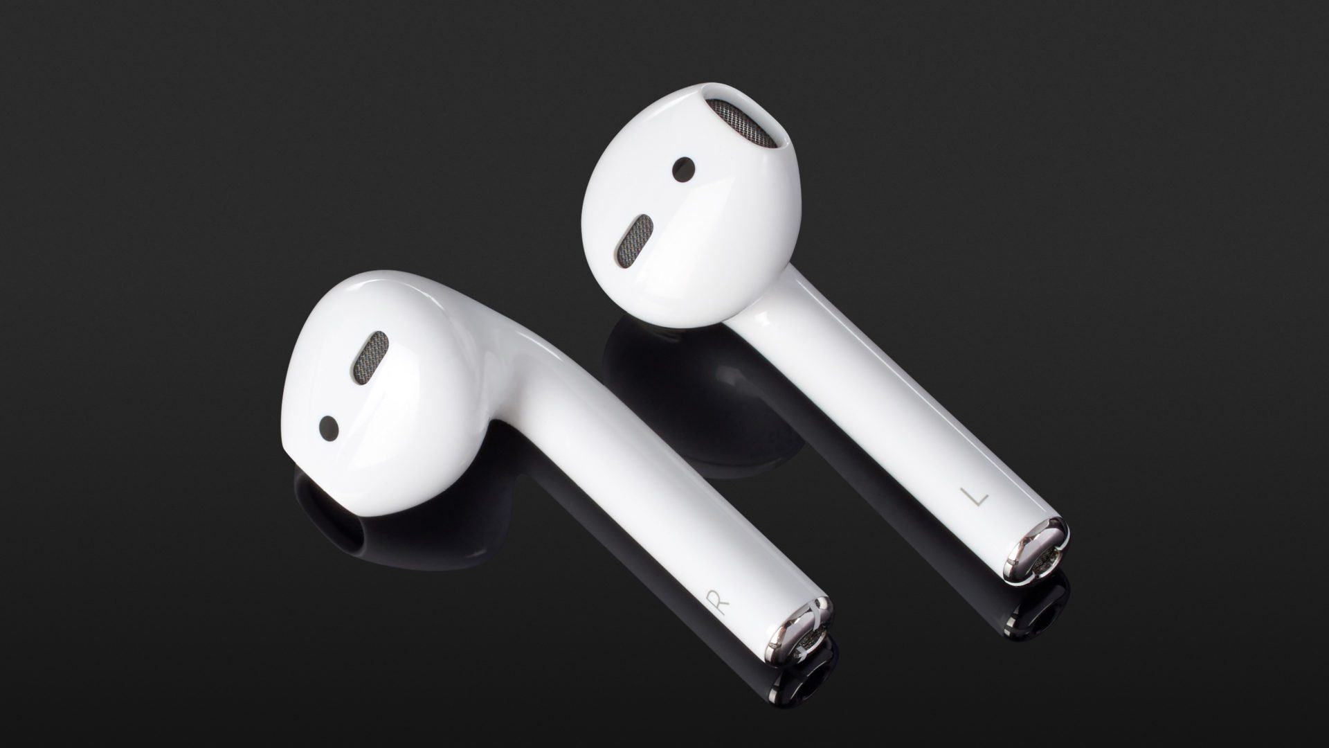 Apple AirPods 1. Gen Review | headphonecheck.com