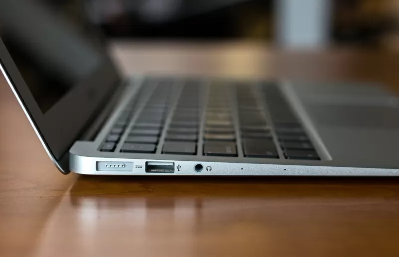 Apple MacBook Air 13 - Early 2015 Reviews, Pros and Cons ...